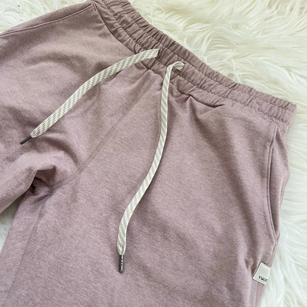 Vuori Performance Jogger in a Dusty Mauve size XS - Picture 6 of 8